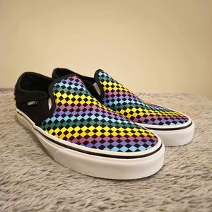 Womens vans nwot rainbow checkerd slip ons 🌈